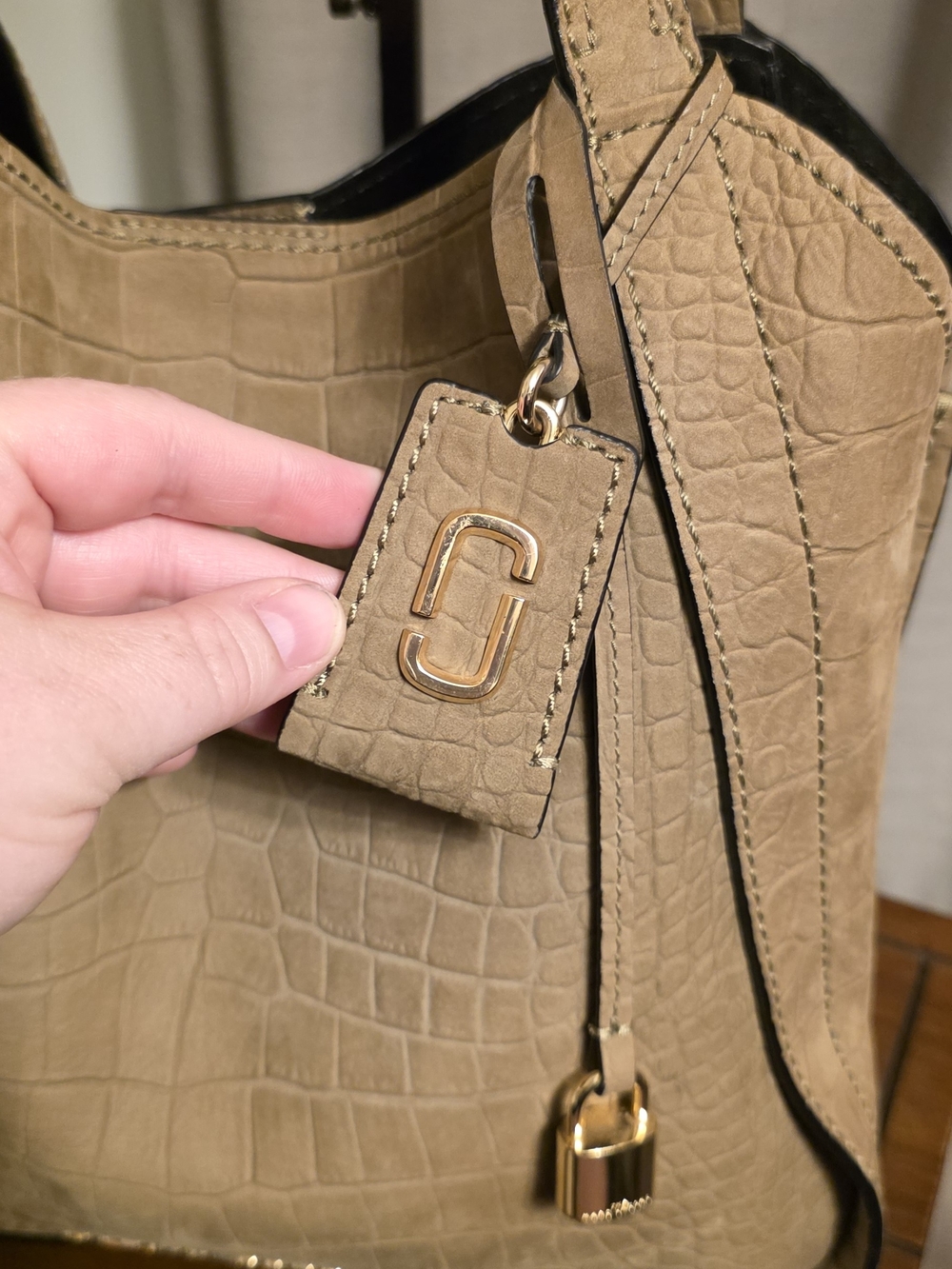 Marc Jacobs The Director Nubuc Croc Embossed Shoulder Bag - Picture 5 of 13